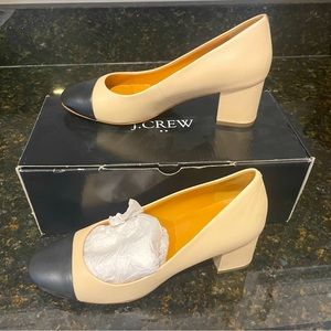 Cap Toe Beige and black pumps